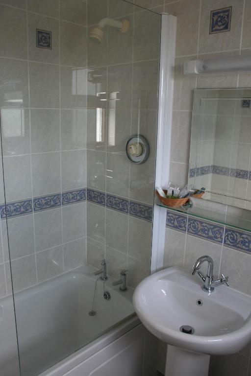 The Wootons 4* Tintagel
