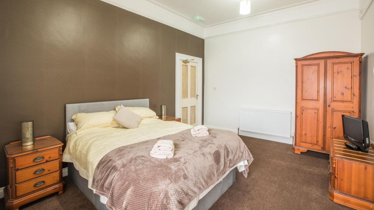 The Wootons 4* Tintagel